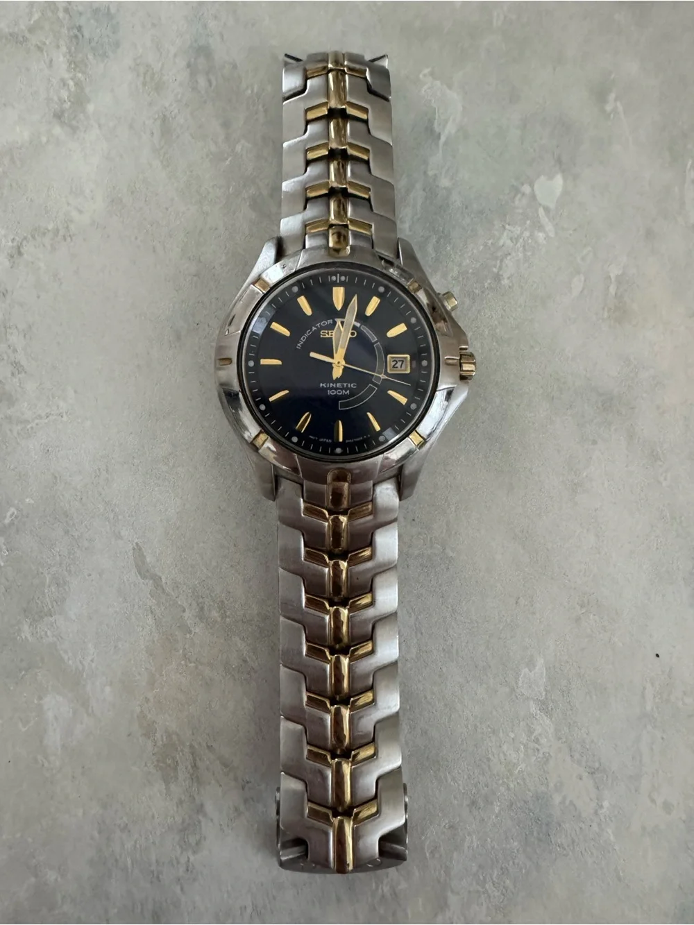 Vintage men’s Seiko Two-Tone Silver and Gold Watch with Navy Blue Dial